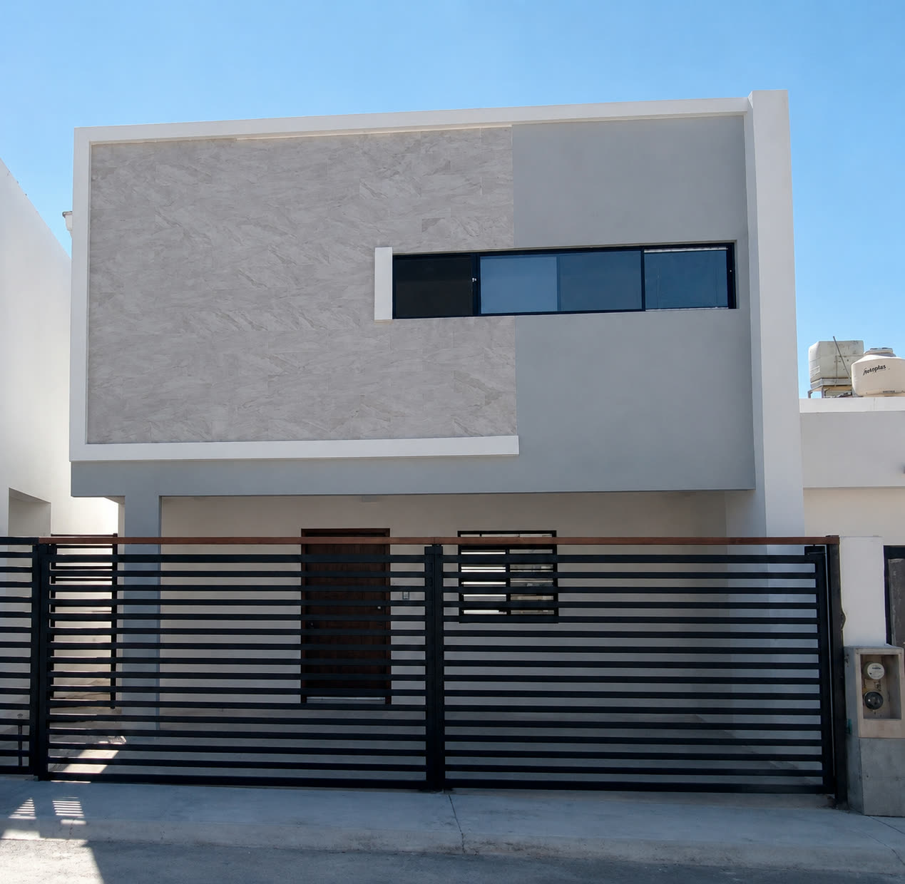 Vivienda construida con crédito INFONAVIT por Grupo DST
